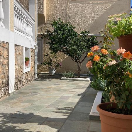 Olga'S Place 스페체스 외부 사진